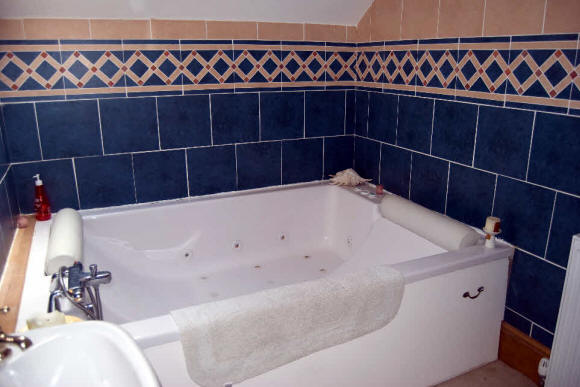 The Ensuite Double Jacuzzi Bath Photo of The Ensuite Double Jacuzzi Bath